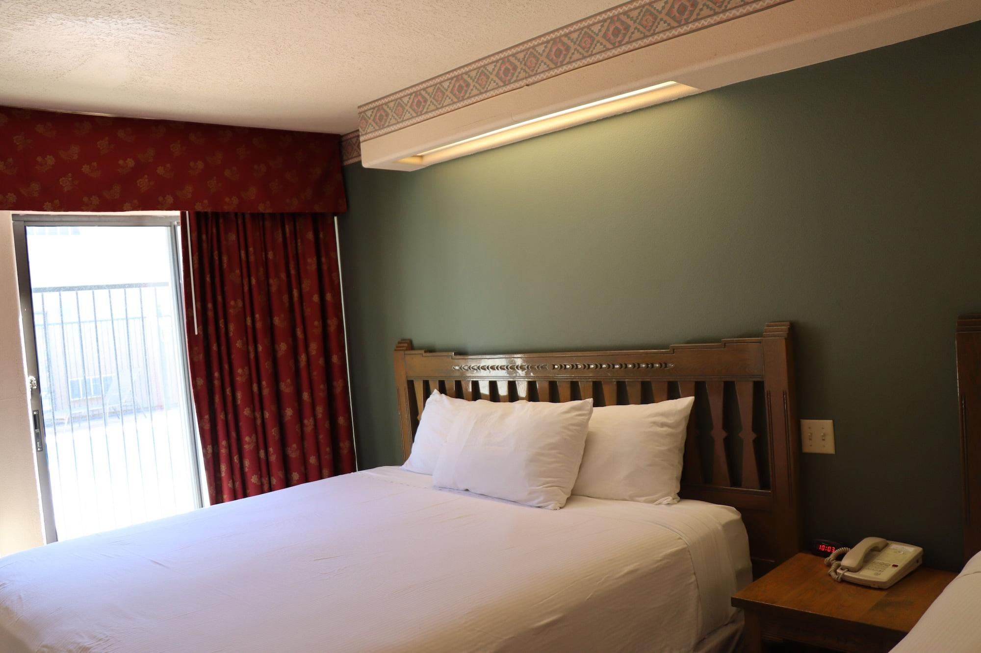 Sagebrush Inn & Suites Taos Exterior photo