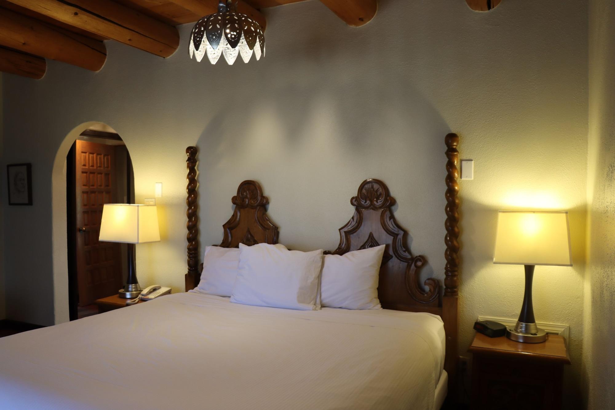 Sagebrush Inn & Suites Taos Exterior photo