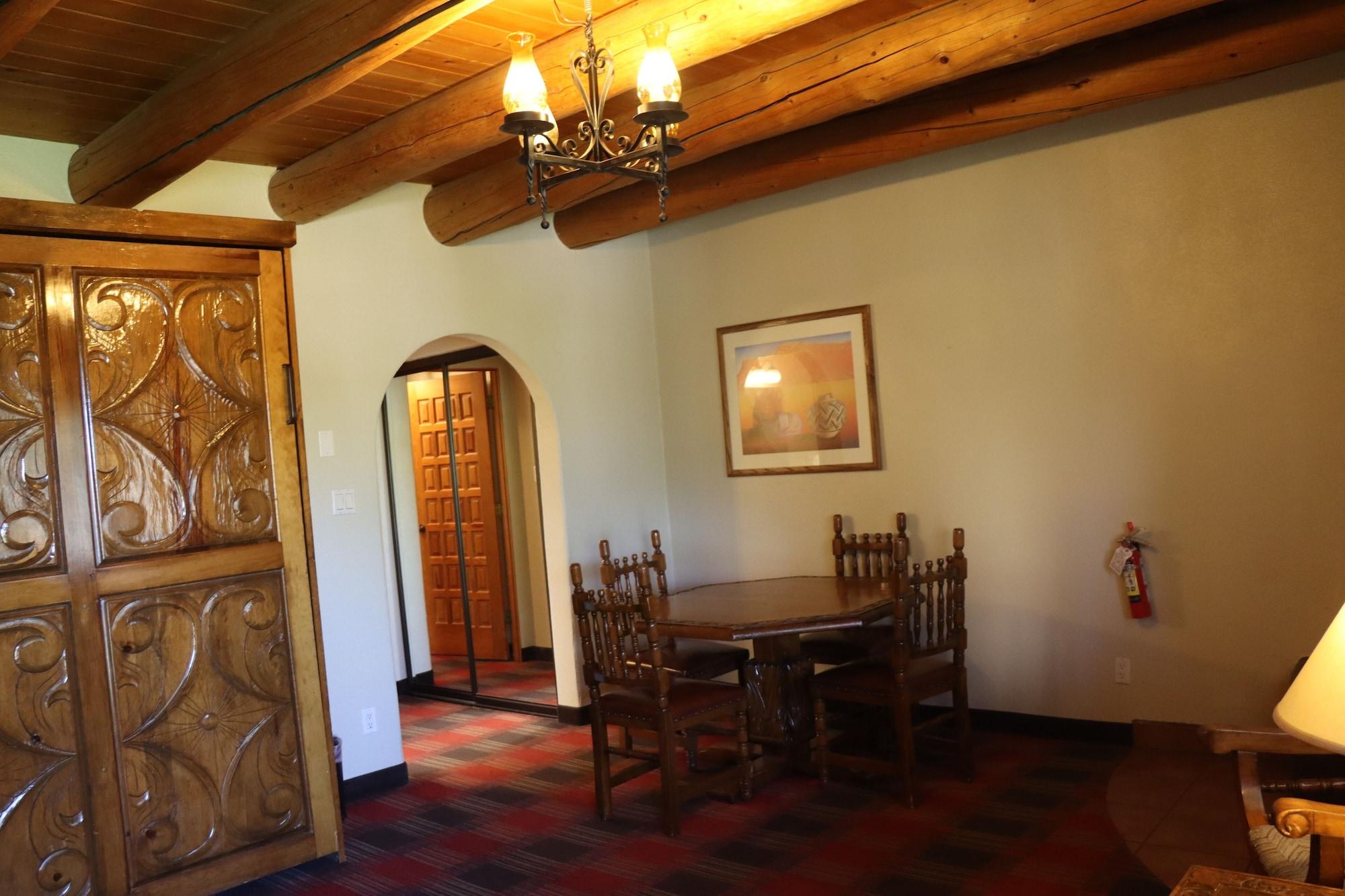 Sagebrush Inn & Suites Taos Exterior photo